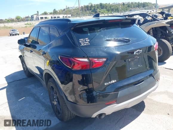 2020 Chevrolet Blazer LT with VIN 3GNKBDRSXLS563480, listed as a IAAI auction lot 42078861 with 122,308 mi miles and . Bid and sale history available at DreamBid. Image 3.