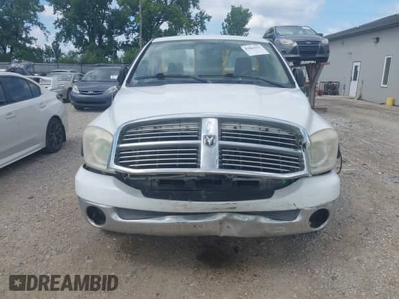 2007 Dodge 1500 SLT z VIN 1D7HA16P77J515016, wystawiony jako IAAI lot #42861621 z przebiegiem 231 150 mil mil oraz . Historia ofert i sprzedaży dostępna na DreamBid. Obrazek 6.