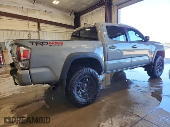 2020 Toyota Tacoma SR5 с VIN 3TMCZ5AN6LM368257, выставлен на аукционе Copart как лот 68942945 с пробегом 35 763 миль миль и Списание • Salvage title. История ставок и продаж доступна на DreamBid. Изображение 3.