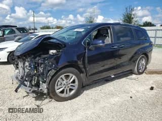 2023 Toyota Sienna Limited с VIN 5TDZRKEC8PS176460, выставлен на аукционе Copart как лот 74035404 с пробегом Не указан миль и Списание • Salvage title. История ставок и продаж доступна на DreamBid. Изображение 1.