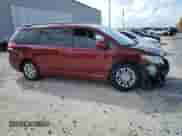 2014 Toyota Sienna XLE с VIN 5TDYK3DC8ES479503, выставлен на аукционе Copart как лот 85530865 с пробегом 153 936 миль миль и Списание • Salvage title. История ставок и продаж доступна на DreamBid. Изображение 4.