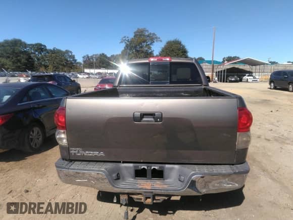 2007 Toyota Tundra SR5 с VIN 5TBRT54117S450030, выставлен на аукционе IAAI как лот 43374640 с пробегом Не указан миль и . История ставок и продаж доступна на DreamBid. Изображение 15.