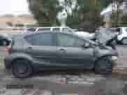 2015 Toyota Prius One z VIN JTDKDTB31F1580917, wystawiony jako IAAI lot #43198076 z przebiegiem 138 011 mil mil oraz . Historia ofert i sprzedaży dostępna na DreamBid. Obrazek 13.