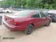 1997 Toyota Camry LE z VIN 4T1BF22K8VU005878, wystawiony jako IAAI lot #42447380 z przebiegiem 180 256 mil mil oraz . Historia ofert i sprzedaży dostępna na DreamBid. Obrazek 4.