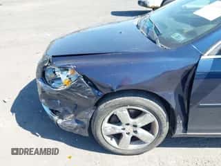 2011 Chevrolet Malibu 2LT z VIN 1G1ZD5E19BF150627, wystawiony jako IAAI lot #43241165 z przebiegiem 114 370 mil mil oraz . Historia ofert i sprzedaży dostępna na DreamBid. Obrazek 6.