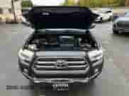 2017 Toyota Tacoma TRD Off Road z VIN 3TMDZ5BNXHM023386, wystawiony jako Copart lot #90888765 z przebiegiem 193 045 mil mil oraz Czysty tytuł • Clean title. Historia ofert i sprzedaży dostępna na DreamBid. Obrazek 5.