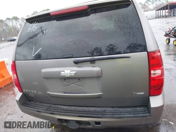 2009 Chevrolet Tahoe 1LT z VIN 1GNEC23359R235413, wystawiony jako IAAI lot #41661328 z przebiegiem 207 225 mil mil oraz . Historia ofert i sprzedaży dostępna na DreamBid. Obrazek 16.