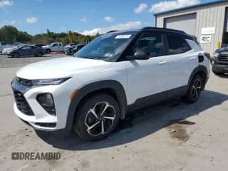 2021 Chevrolet TrailBlazer RS z VIN KL79MUSL7MB106172, wystawiony jako Copart lot #71153175 z przebiegiem 52 948 mil mil oraz Szkoda całkowita • Salvage title. Historia ofert i sprzedaży dostępna na DreamBid. Obrazek 1.
