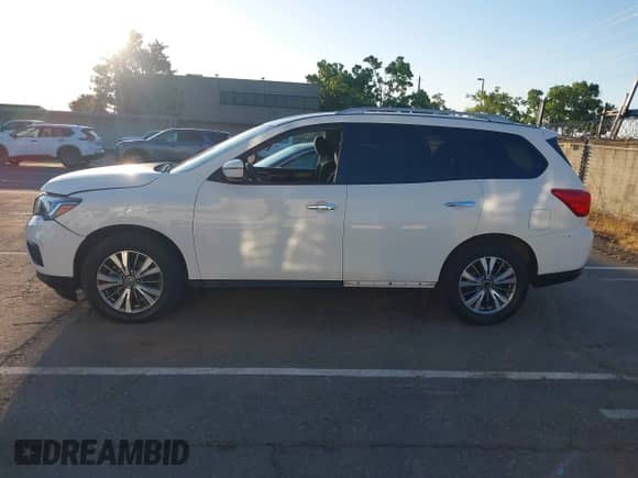 2019 Nissan Pathfinder S с VIN 5N1DR2MN7KC634136, выставлен на аукционе IAAI как лот 42195038 с пробегом 102 619 миль миль и . История ставок и продаж доступна на DreamBid. Изображение 14.