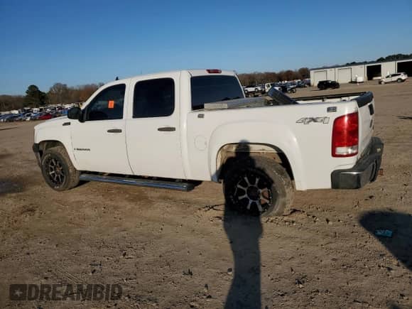 2007 GMC Sierra 1500 SLE1 with VIN 2GTEK13C971682662, listed as a Copart auction lot 86144904 with 443,980 mi miles and Salvage title. Bid and sale history available at DreamBid. Image 2.