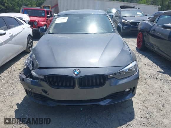 2015 BMW 3 Series 328i xDrive с VIN WBA3B5G53FNS14558, выставлен на аукционе IAAI как лот 42847313 с пробегом 108 615 миль миль и . История ставок и продаж доступна на DreamBid. Изображение 12.