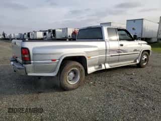 2001 Dodge 3500 с VIN 1B7MC33W71J574245, выставлен на аукционе Copart как лот 84877774 с пробегом 200 945 миль миль и Списание • Salvage title. История ставок и продаж доступна на DreamBid. Изображение 3.