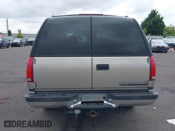1999 Chevrolet Suburban с VIN 1GNFK16R0XJ496672, выставлен на аукционе IAAI как лот 43183068 с пробегом 215 341 миль миль и . История ставок и продаж доступна на DreamBid. Изображение 16.