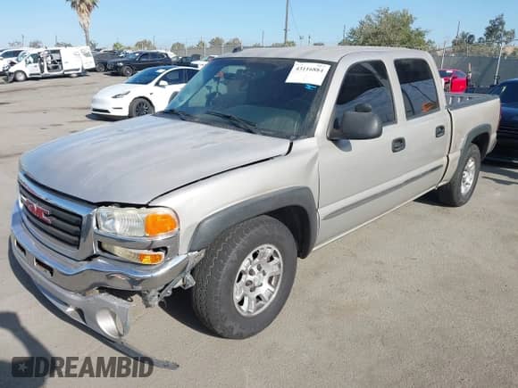 2005 GMC Sierra 1500 SLE z VIN 2GTEC13T451170723, wystawiony jako IAAI lot #43116884 z przebiegiem 222 286 mil mil oraz . Historia ofert i sprzedaży dostępna na DreamBid. Obrazek 2.