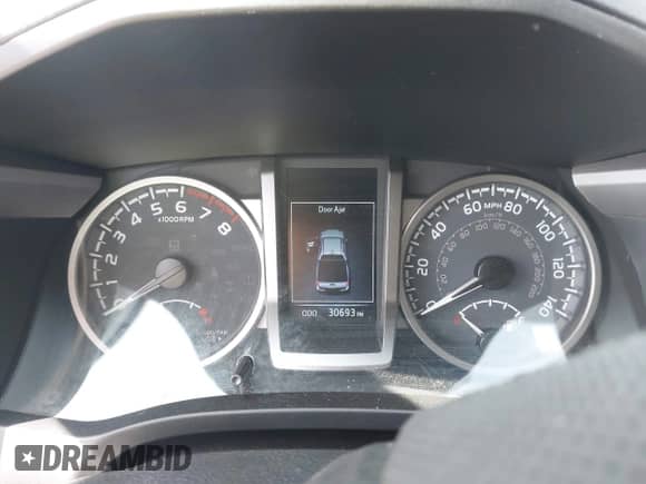 2021 Toyota Tacoma SR5 z VIN 3TMDZ5BN4MM118505, wystawiony jako IAAI lot #41920089 z przebiegiem 30 693 mil mil oraz . Historia ofert i sprzedaży dostępna na DreamBid. Obrazek 7.
