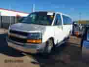 2009 Chevrolet Express Passenger с VIN 1GAHG35K591174852, выставлен на аукционе IAAI как лот 43410418 с пробегом 229 583 миль миль и . История ставок и продаж доступна на DreamBid. Изображение 17.