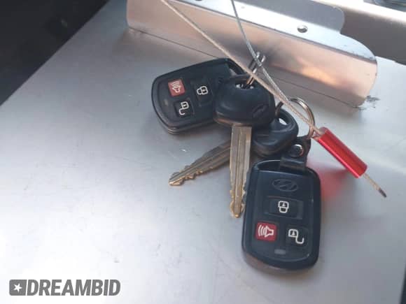 2005 Hyundai Elantra GLS with VIN KMHDN56D85U149388, listed as a IAAI auction lot 42639050 with 169,886 mi miles and . Bid and sale history available at DreamBid. Image 11.