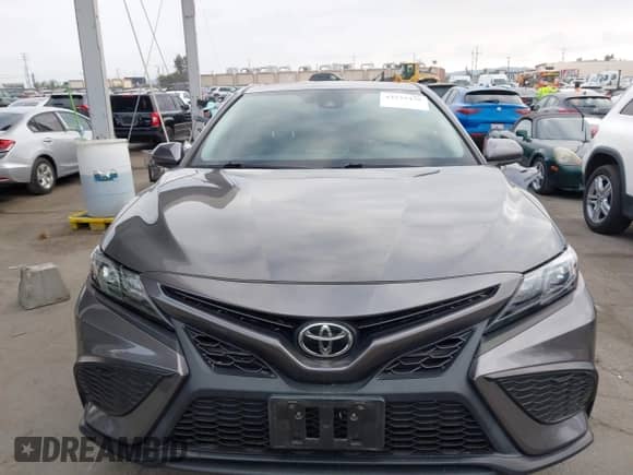 2021 Toyota Camry SE Nightshade z VIN 4T1G11AK8MU536707, wystawiony jako IAAI lot #43329430 z przebiegiem 61 408 mil mil oraz . Historia ofert i sprzedaży dostępna na DreamBid. Obrazek 13.