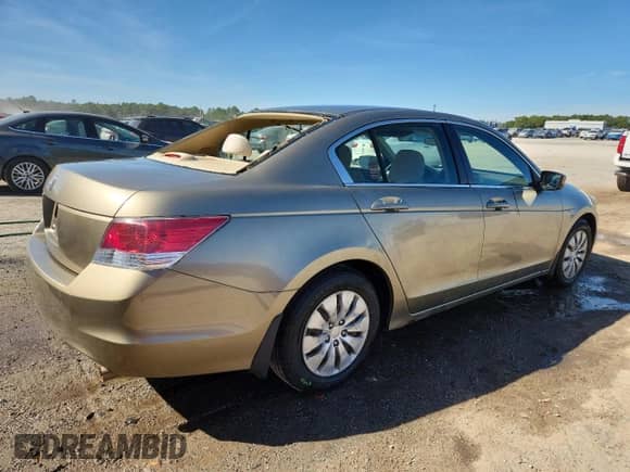 2010 Honda Accord LX z VIN 1HGCP2F32AA022164, wystawiony jako Copart lot #89488115 z przebiegiem 84 477 mil mil oraz Szkoda całkowita • Salvage title. Historia ofert i sprzedaży dostępna na DreamBid. Obrazek 3.