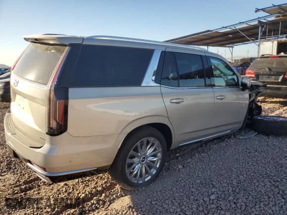 2022 Cadillac Escalade Premium Luxury с VIN 1GYS4CKL5NR169112, выставлен на аукционе Copart как лот 45612055 с пробегом 43 772 миль миль и Списание • Salvage title. История ставок и продаж доступна на DreamBid. Изображение 3.