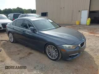 2013 BMW 3 Series 328i с VIN WBA3A5G55DNP20795, выставлен на аукционе IAAI как лот 43107762 с пробегом 201 658 миль миль и . История ставок и продаж доступна на DreamBid. Изображение 1.