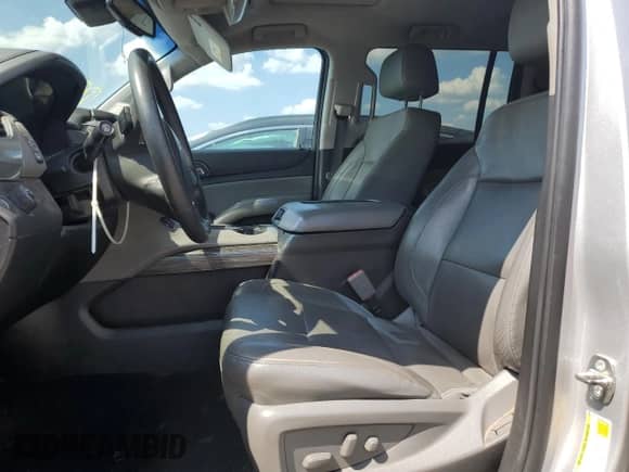 2018 Chevrolet Suburban LT с VIN 1GNSCHKC8JR174117, выставлен на аукционе Copart как лот 62705625 с пробегом 132 839 миль миль и Чистый • Clean title. История ставок и продаж доступна на DreamBid. Изображение 7.