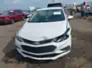 2018 Chevrolet Cruze LT с VIN 1G1BE5SM8J7243855, выставлен на аукционе IAAI как лот 42967789 с пробегом 135 895 миль миль и . История ставок и продаж доступна на DreamBid. Изображение 12.