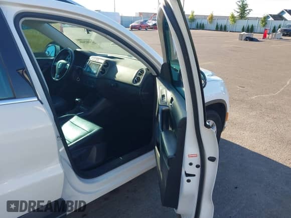 2009 Volkswagen Tiguan SE с VIN WVGBV75N39W525292, выставлен на аукционе IAAI как лот 43002448 с пробегом 118 046 миль миль и . История ставок и продаж доступна на DreamBid. Изображение 5.