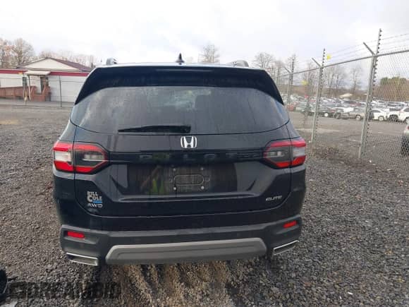 2023 Honda Pilot Elite с VIN 5FNYG1H88PB054205, выставлен на аукционе IAAI как лот 40799433 с пробегом 20 725 миль миль и . История ставок и продаж доступна на DreamBid. Изображение 17.