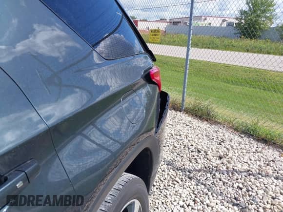 2019 Chevrolet Traverse LT with VIN 1GNEVHKW5KJ247901, listed as a IAAI auction lot 43071080 with 77,109 mi miles and . Bid and sale history available at DreamBid. Image 6.