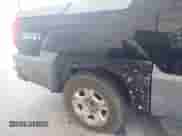 2003 Chevrolet Avalanche с VIN 3GNEK13T53G199260, выставлен на аукционе IAAI как лот 42804051 с пробегом 277 687 миль миль и . История ставок и продаж доступна на DreamBid. Изображение 6.