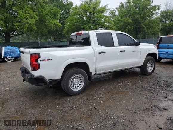 2023 Chevrolet Colorado 4WD Work Truck z VIN 1GCPTBEK3P1140835, wystawiony jako Copart lot #56874755 z przebiegiem 48 728 mil mil oraz Szkoda całkowita • Salvage title. Historia ofert i sprzedaży dostępna na DreamBid. Obrazek 3.