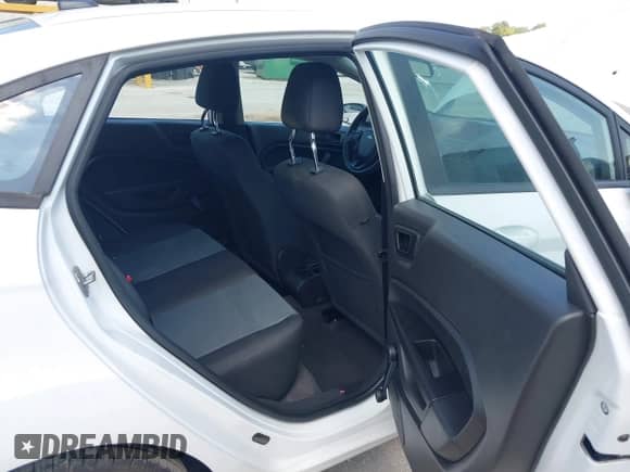 2019 Ford Fiesta S z VIN 3FADP4AJ7KM110741, wystawiony jako IAAI lot #43242052 z przebiegiem 79 046 mil mil oraz . Historia ofert i sprzedaży dostępna na DreamBid. Obrazek 8.