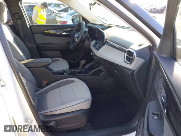 2024 Chevrolet TrailBlazer LS with VIN KL79MMS23RB132959, listed as a IAAI auction lot 41207961 with 18,698 mi miles and . Bid and sale history available at DreamBid. Image 5.