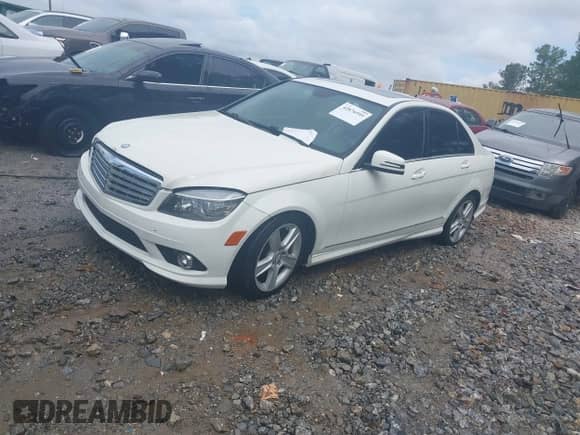 2010 Mercedes-Benz C 300 Sport с VIN WDDGF8BB0AR093597, выставлен на аукционе IAAI как лот 42876595 с пробегом 135 354 миль миль и . История ставок и продаж доступна на DreamBid. Изображение 2.