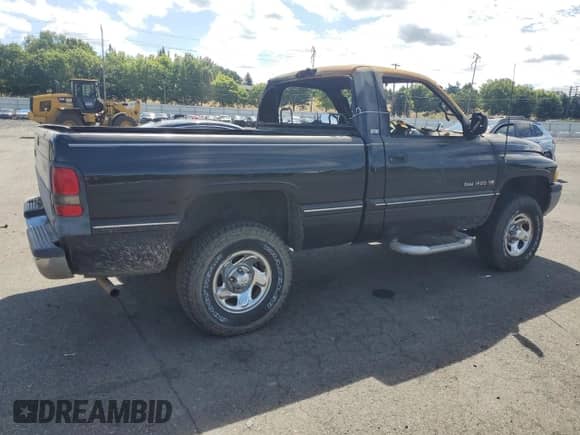 1994 Dodge 1500 с VIN 3B7HF16Z7RM556961, выставлен на аукционе Copart как лот 68928665 с пробегом Не указан миль и Списание • Salvage title. История ставок и продаж доступна на DreamBid. Изображение 3.