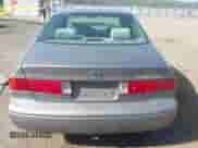 2000 Toyota Camry CE z VIN 4T1BG22KXYU704981, wystawiony jako IAAI lot #42888392 z przebiegiem 272 761 mil mil oraz . Historia ofert i sprzedaży dostępna na DreamBid. Obrazek 17.