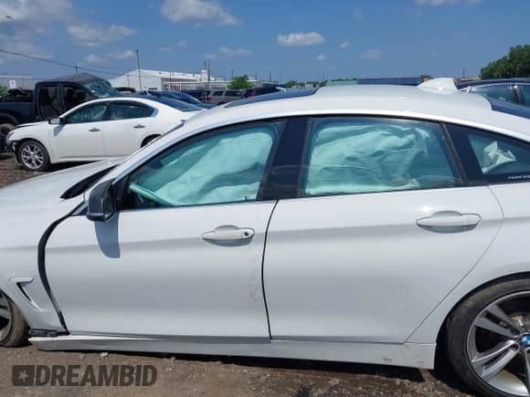 2016 BMW 4 Series 428i xDrive с VIN WBA4C9C52GG138514, выставлен на аукционе IAAI как лот 42646813 с пробегом 71 824 миль миль и . История ставок и продаж доступна на DreamBid. Изображение 14.