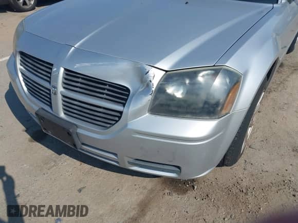 2005 Dodge Magnum SE with VIN 2D4FV48T95H515229, listed as a IAAI auction lot 42864417 with 94,622 mi miles and . Bid and sale history available at DreamBid. Image 6.