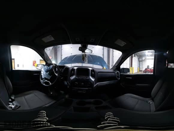 2021 Chevrolet Silverado 1500 LT with VIN 1GCUYDED5MZ228297, listed as a IAAI auction lot 42286230 with 80,204 mi miles and . Bid and sale history available at DreamBid. Image 18.