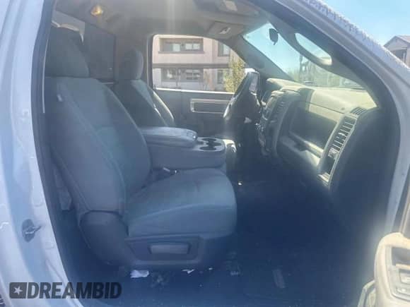 2013 Ram 1500 Tradesman z VIN 3C6JR6DT2DG598408, wystawiony jako Copart lot #62714235 z przebiegiem 169 124 mil mil oraz Czysty tytuł • Clean title. Historia ofert i sprzedaży dostępna na DreamBid. Obrazek 5.