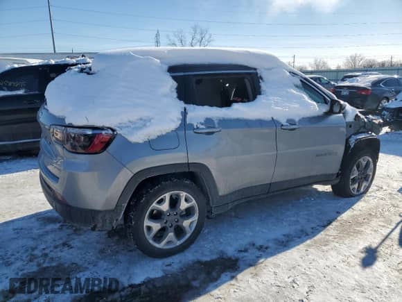 2022 Jeep Compass (RED) Edition with VIN 3C4NJDCB9NT128366, listed as a Copart auction lot 45930475 with 30,000 mi miles and Clean title. Bid and sale history available at DreamBid. Image 3.