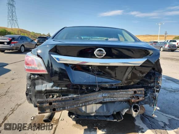 2015 Nissan Altima SV z VIN 1N4AL3AP8FC123311, wystawiony jako Copart lot #70855825 z przebiegiem 147 284 mil mil oraz Szkoda całkowita • Salvage title. Historia ofert i sprzedaży dostępna na DreamBid. Obrazek 6.