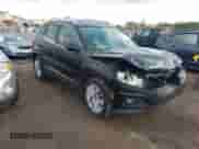 2016 Volkswagen Tiguan SEL с VIN WVGBV7AX6GW505249, выставлен на аукционе IAAI как лот 43402800 с пробегом 120 697 миль миль и . История ставок и продаж доступна на DreamBid. Изображение 1.