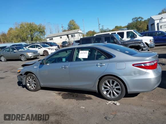 2016 Toyota Camry XLE z VIN 4T1BD1FK0GU199867, wystawiony jako IAAI lot #43473931 z przebiegiem 148 028 mil mil oraz . Historia ofert i sprzedaży dostępna na DreamBid. Obrazek 13.