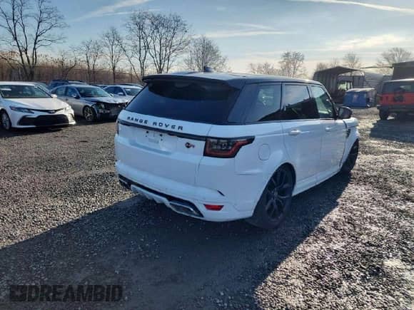 2022 Land Rover Range Rover Sport SVR z VIN SALWZ2RE8NA799997, wystawiony jako Copart lot #44576385 z przebiegiem 50 379 mil mil oraz Szkoda całkowita • Salvage title. Historia ofert i sprzedaży dostępna na DreamBid. Obrazek 4.