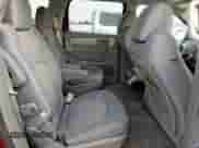 2015 Chevrolet Traverse LT z VIN 1GNKRGKDXFJ117215, wystawiony jako Copart lot #81450115 z przebiegiem 174 708 mil mil oraz Czysty tytuł • Clean title. Historia ofert i sprzedaży dostępna na DreamBid. Obrazek 11.