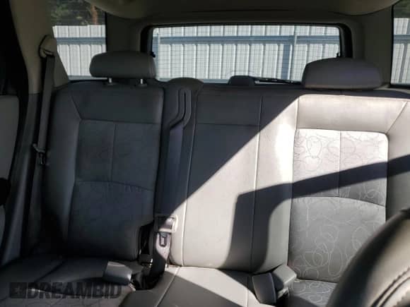 2005 Saturn VUE z VIN 5GZCZ53425S805197, wystawiony jako Copart lot #75592824 z przebiegiem 216 519 mil mil oraz Szkoda całkowita • Salvage title. Historia ofert i sprzedaży dostępna na DreamBid. Obrazek 10.