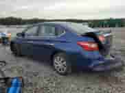 2017 Nissan Sentra S z VIN 3N1AB7AP5HY404483, wystawiony jako Copart lot #70499105 z przebiegiem 131 911 mil mil oraz Szkoda całkowita • Salvage title. Historia ofert i sprzedaży dostępna na DreamBid. Obrazek 2.