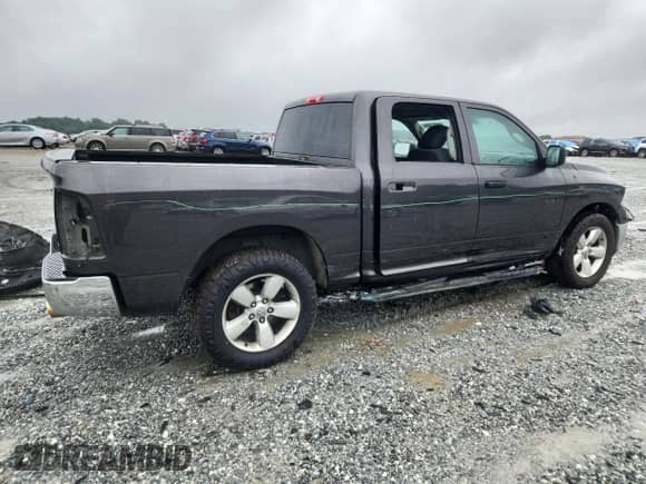 2020 Ram 1500 Tradesman z VIN 3C6RR6KT7LG290042, wystawiony jako Copart lot #66071935 z przebiegiem 135 249 mil mil oraz Szkoda całkowita • Salvage title. Historia ofert i sprzedaży dostępna na DreamBid. Obrazek 3.